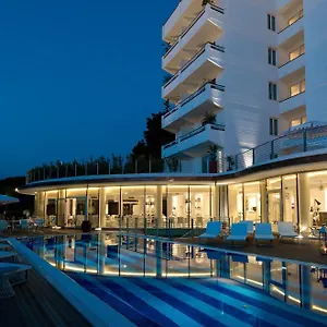 4* Hotel Mondial &