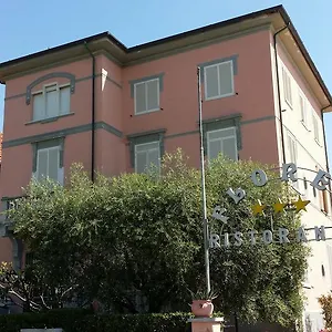 Flores Hotel